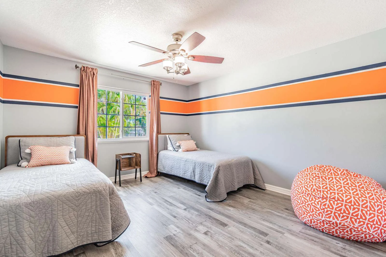 Twin bedroom